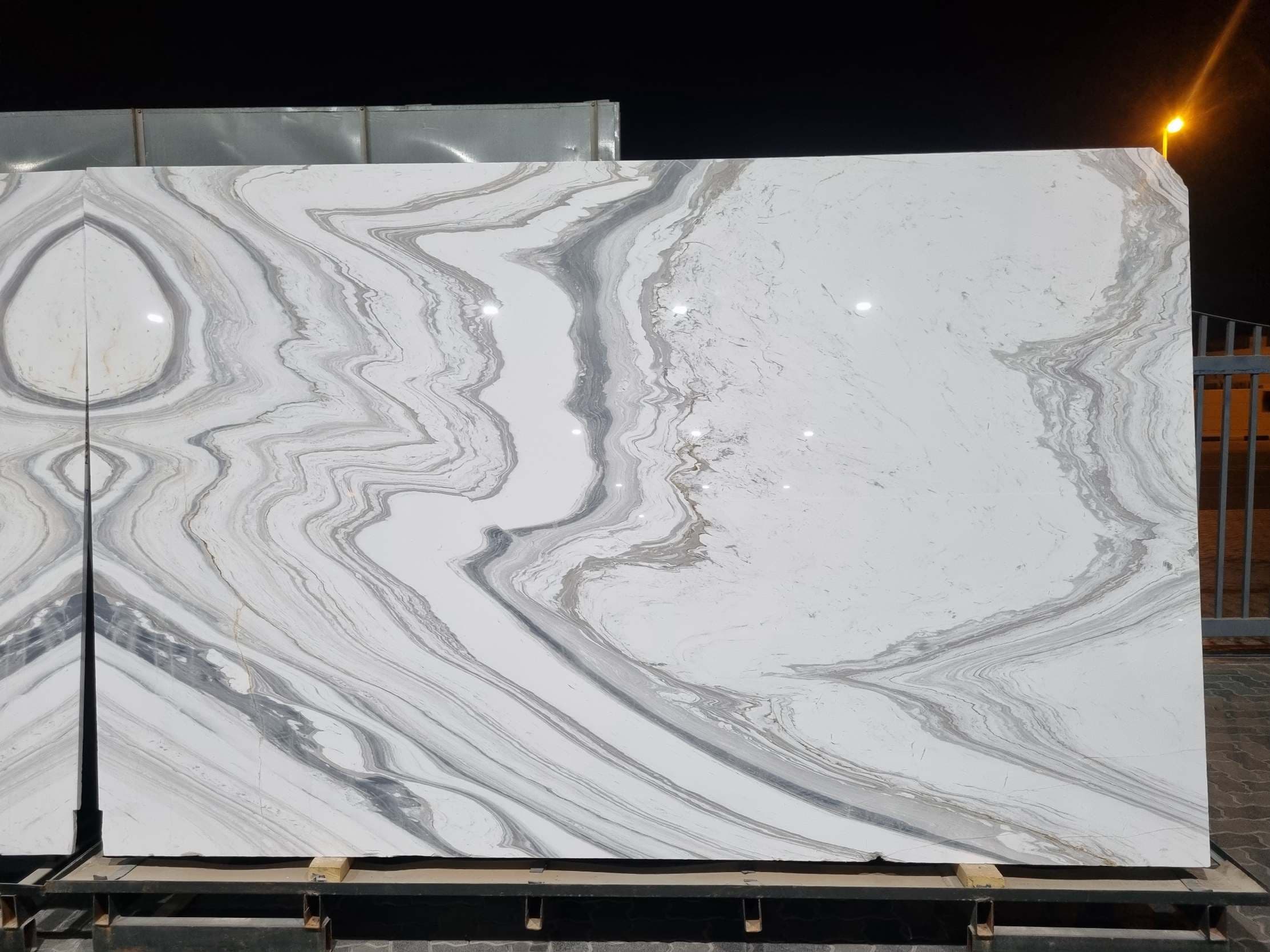 Glimmer White